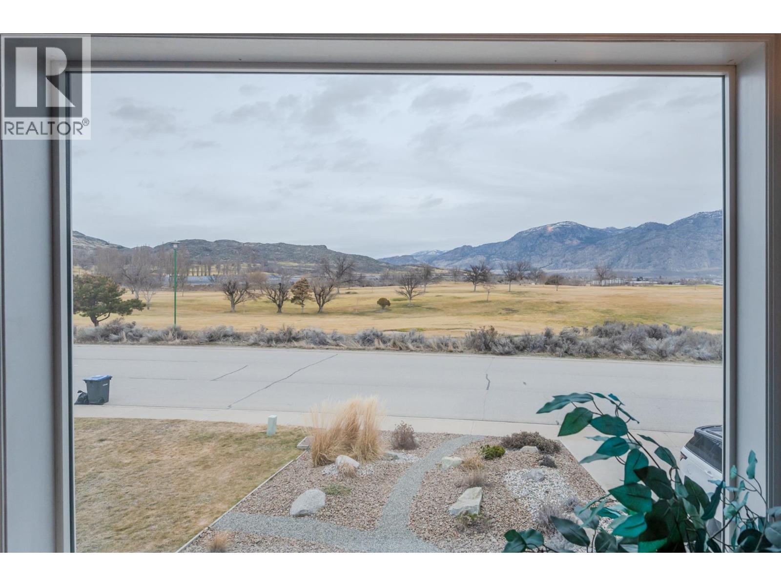 11702 GOLF COURSE Drive, Osoyoos