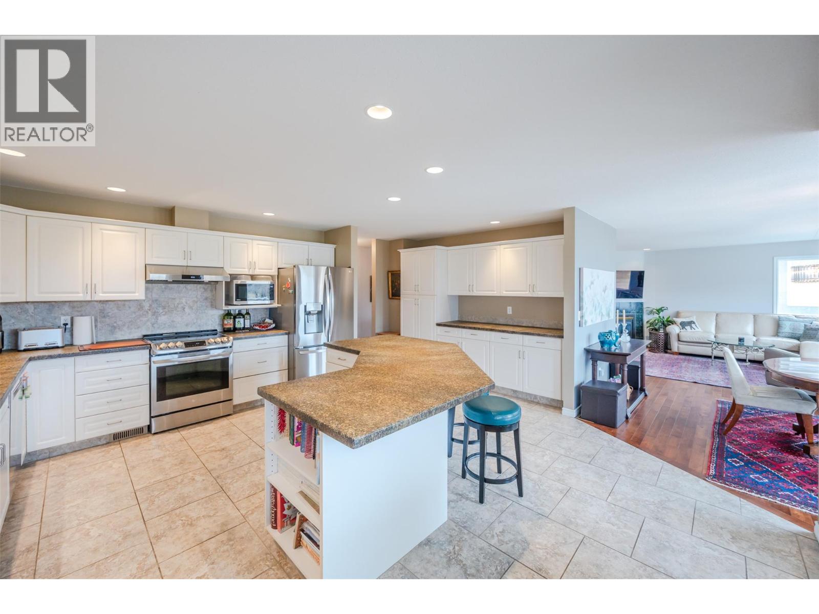 11702 GOLF COURSE Drive, Osoyoos