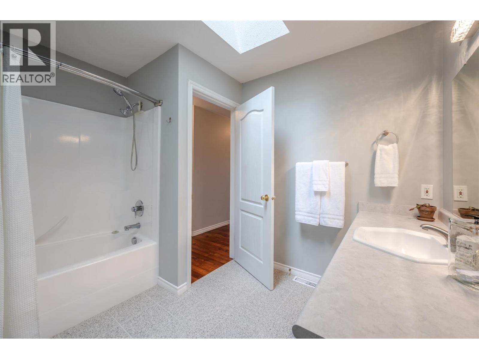 11702 GOLF COURSE Drive, Osoyoos