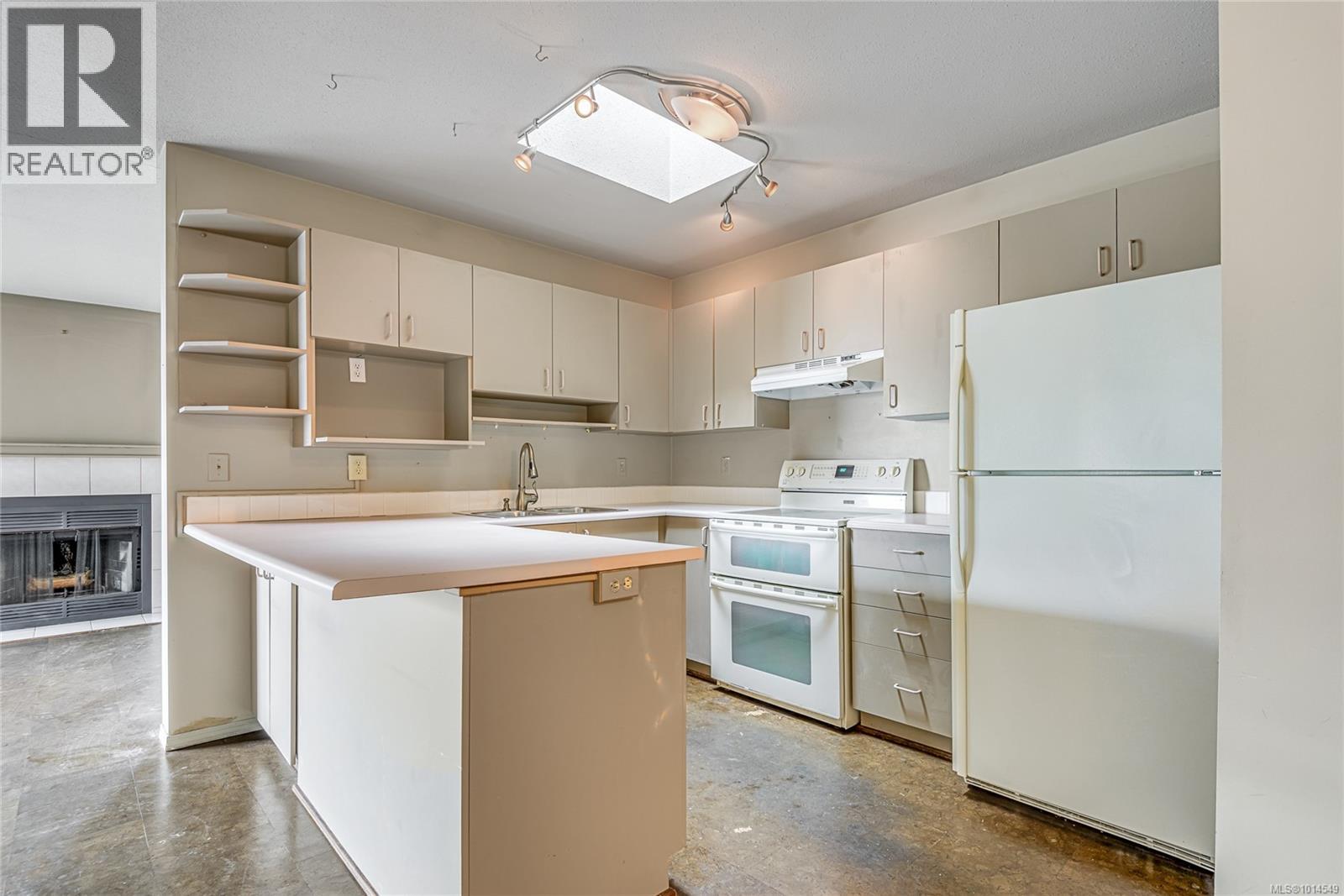 402B 670 Island Hwy S, Campbell River