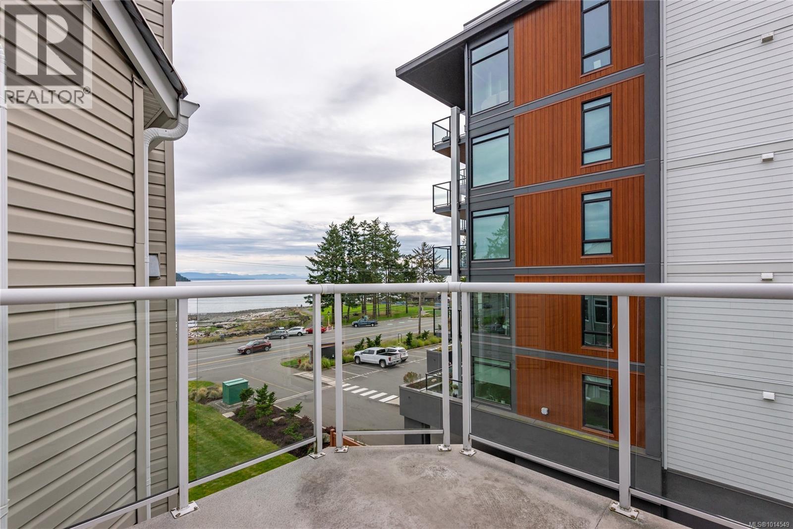 402B 670 Island Hwy S, Campbell River