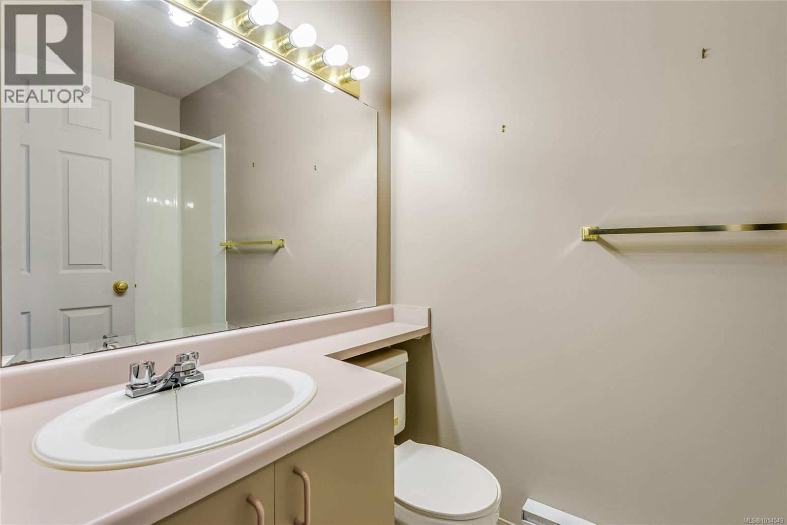 402B 670 Island Hwy S, Campbell River