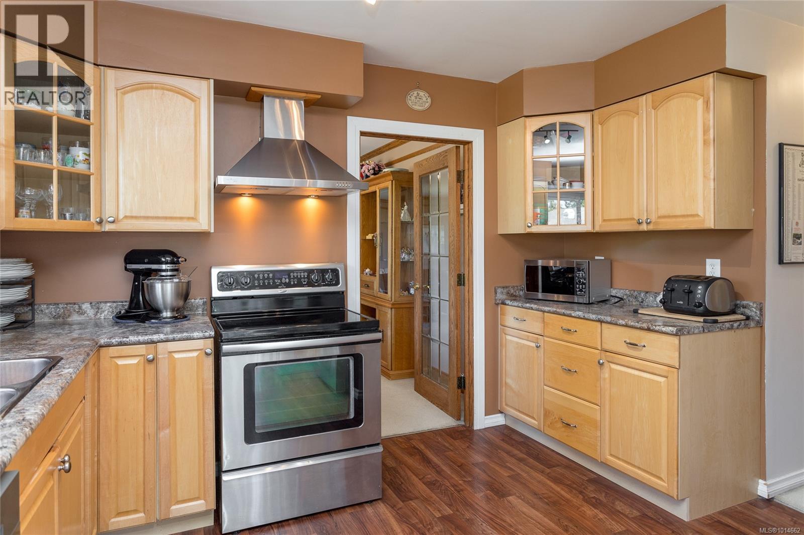 3258 Cora Hill Pl, Colwood