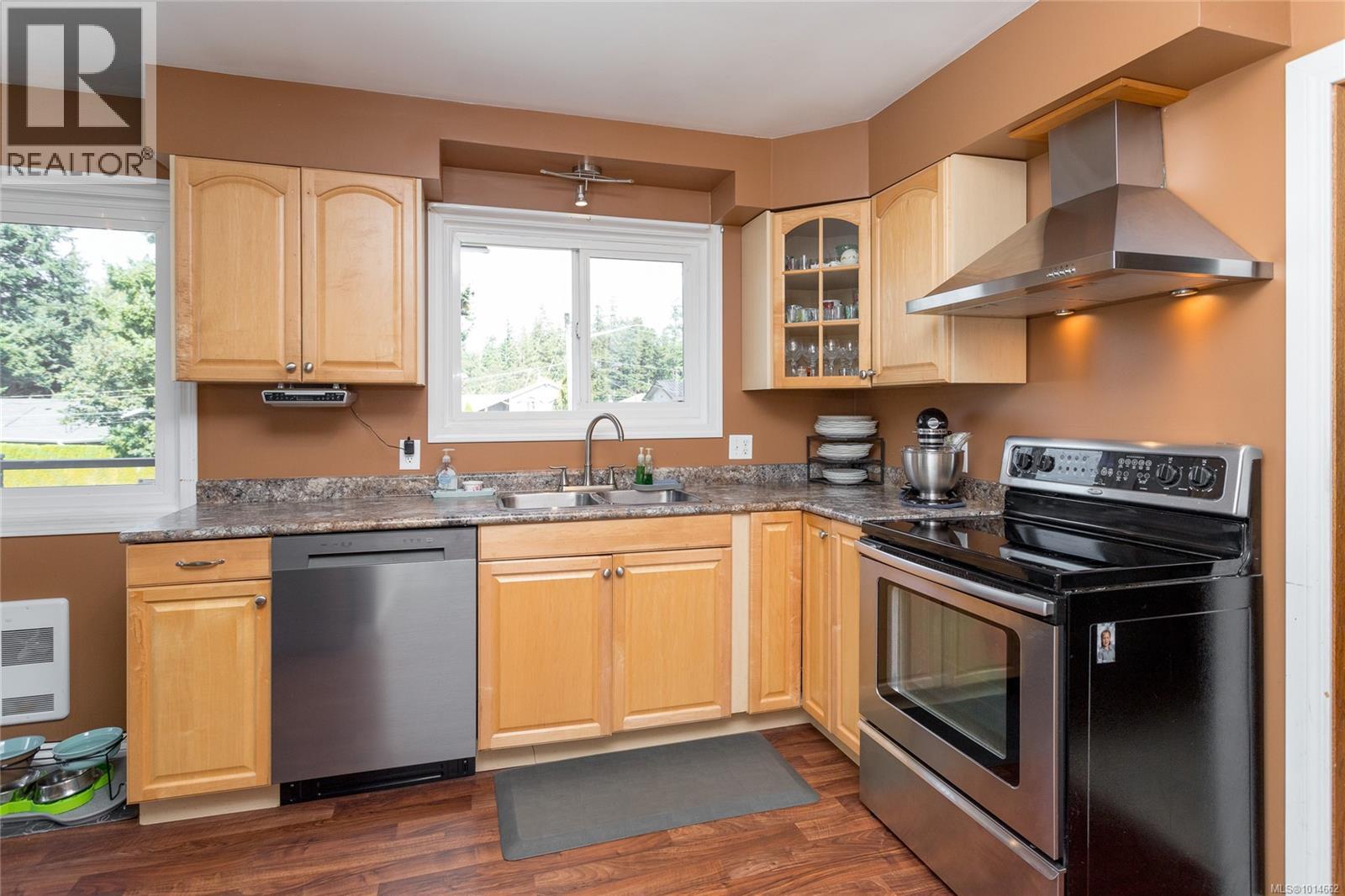 3258 Cora Hill Pl, Colwood