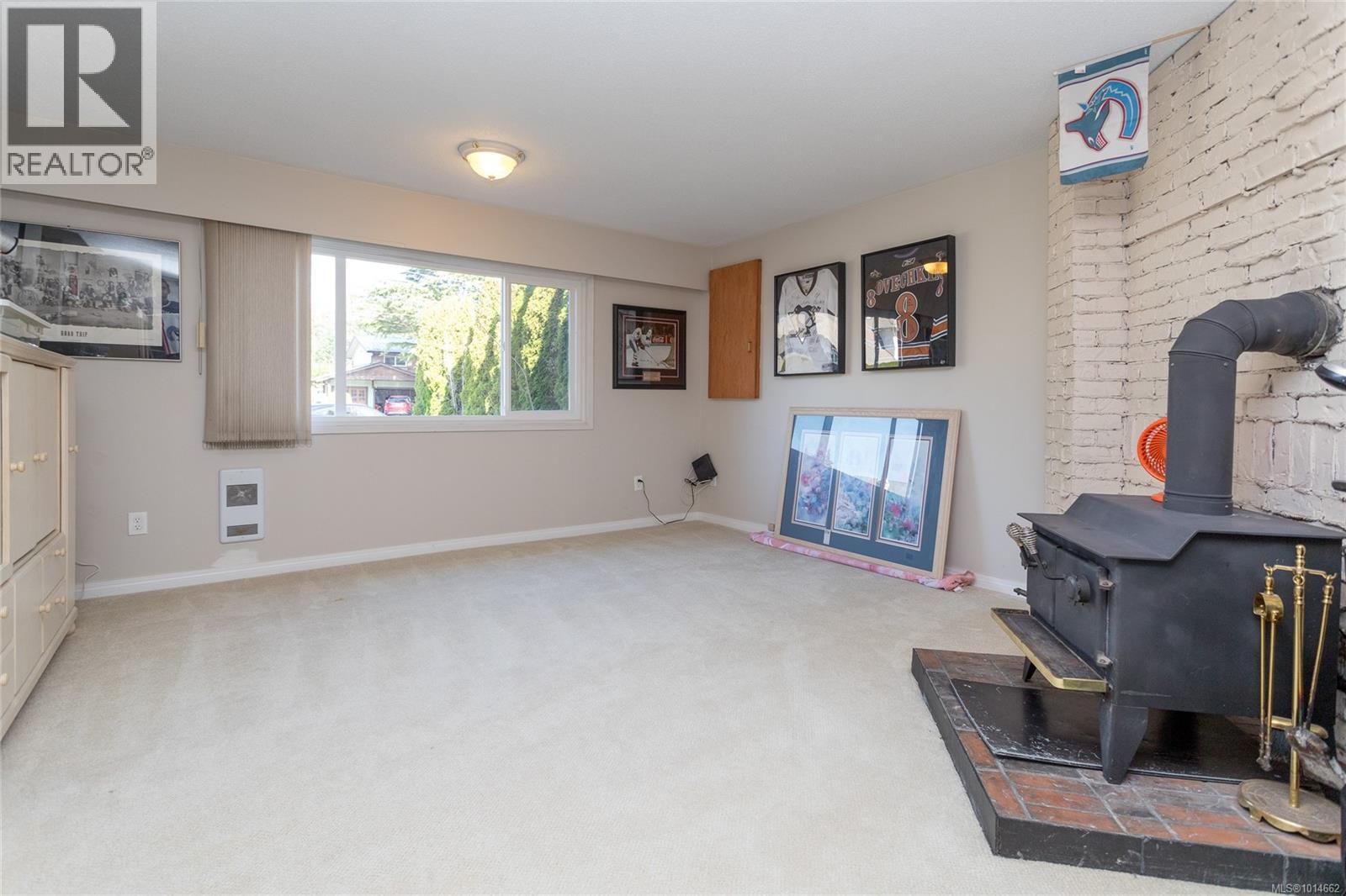 3258 Cora Hill Pl, Colwood