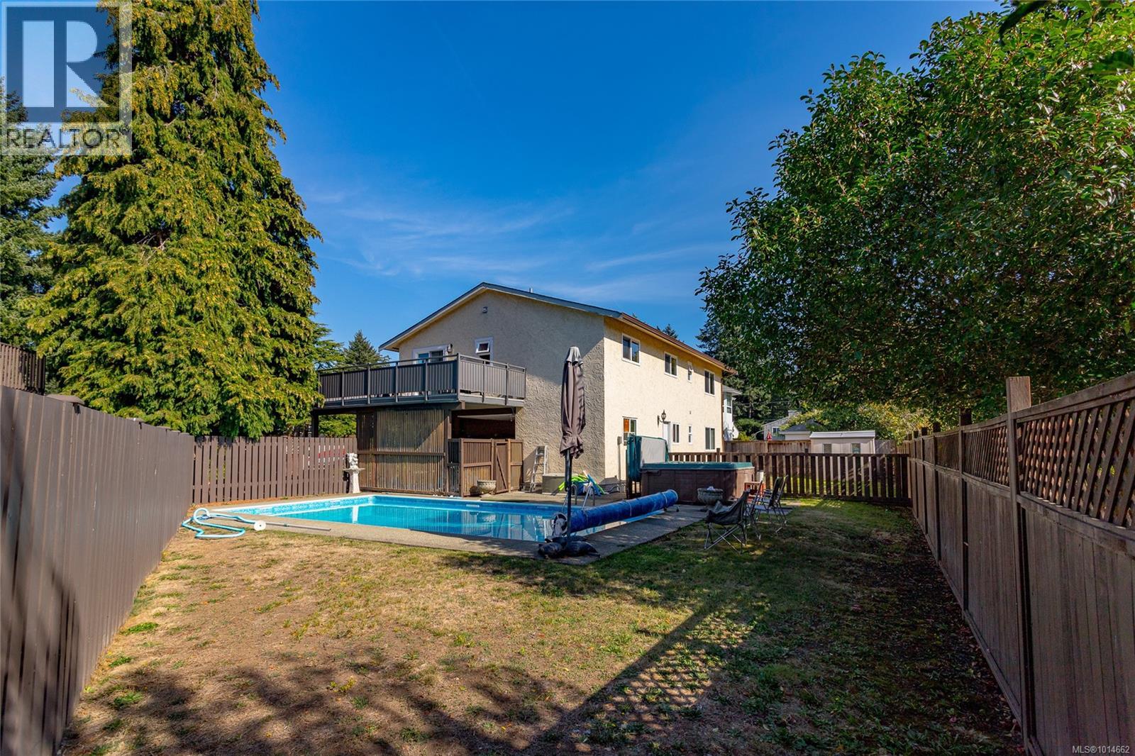 3258 Cora Hill Pl, Colwood