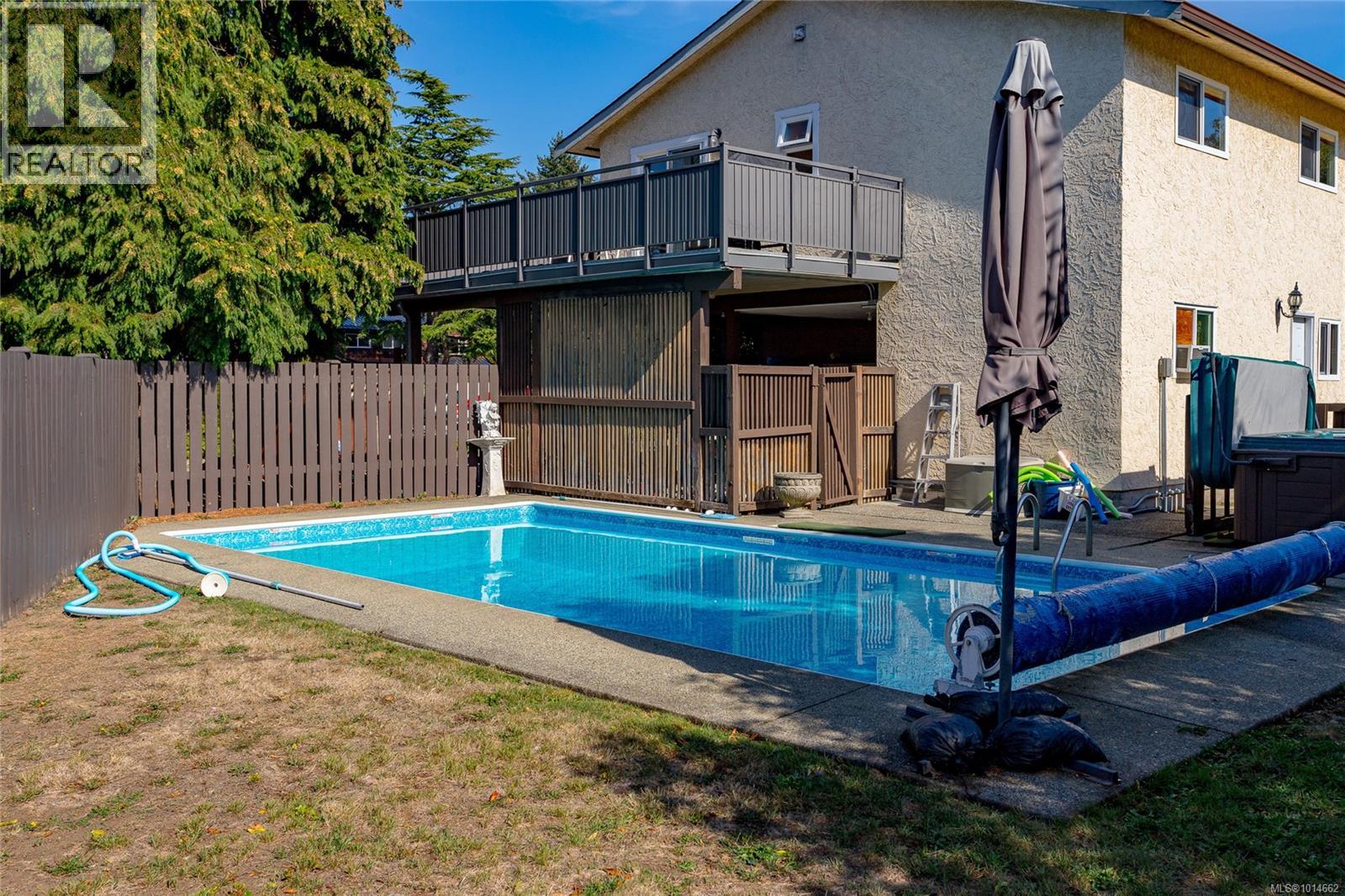 3258 Cora Hill Pl, Colwood