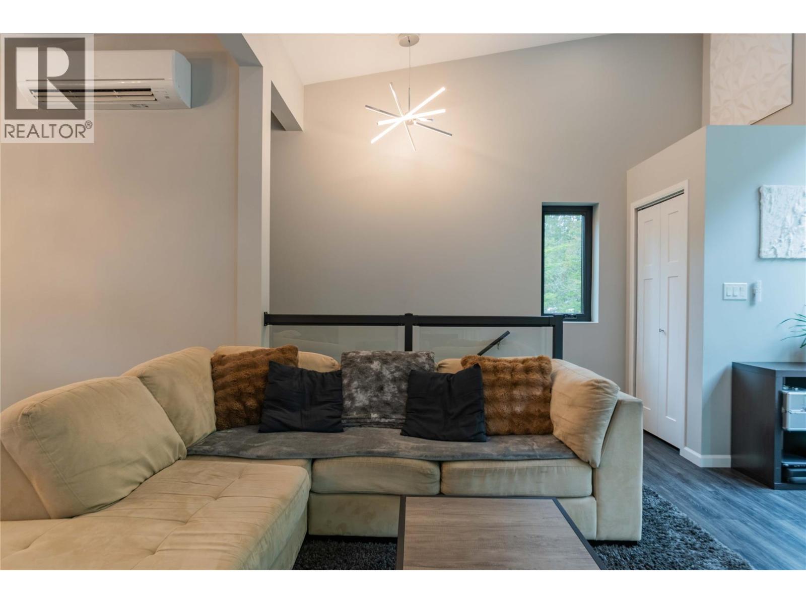 1959 SANDY Road, Castlegar