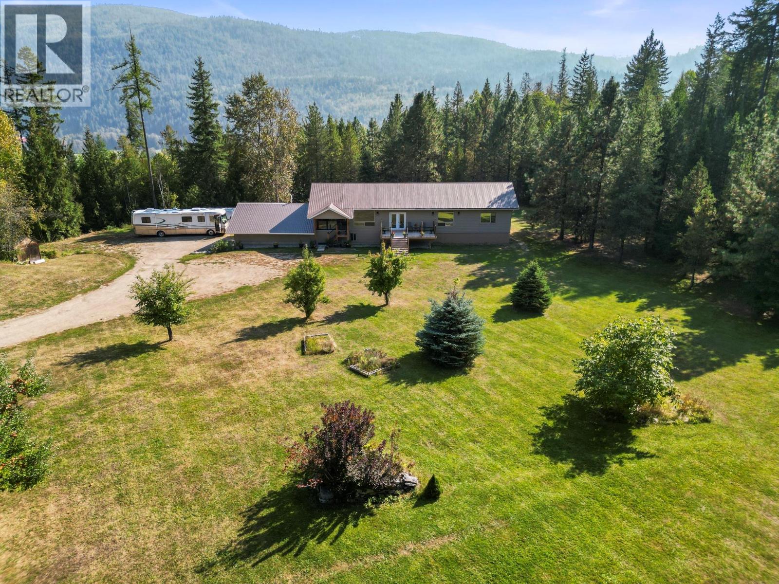 2510 Samuelson Road, Sicamous