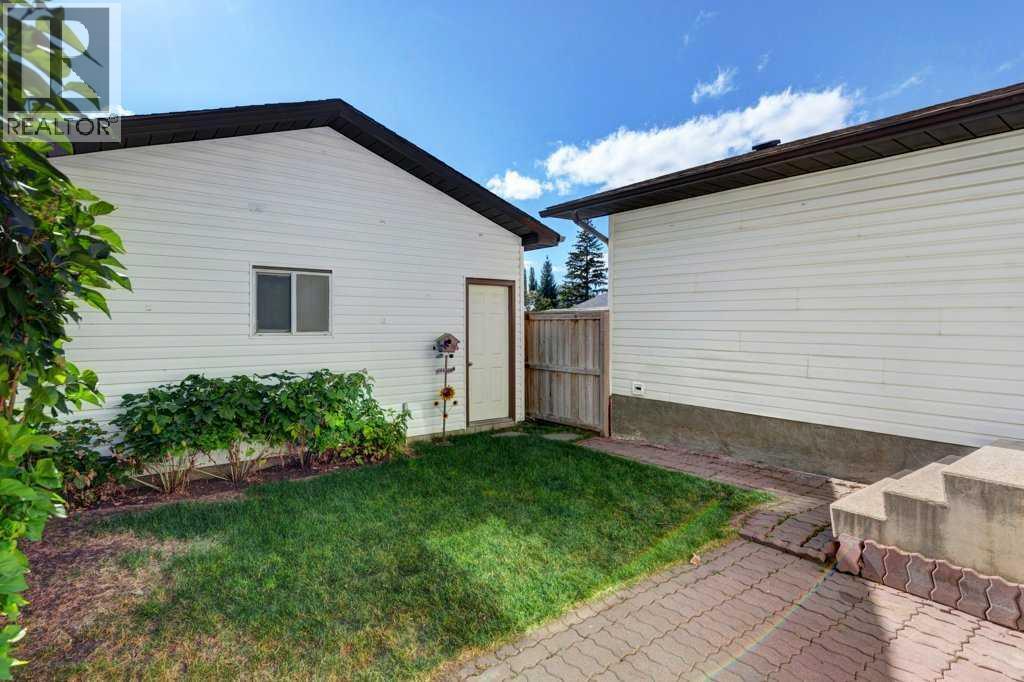 Single Family House for Sale in  Cedarille Drive SW Cedarbrae Calgary 