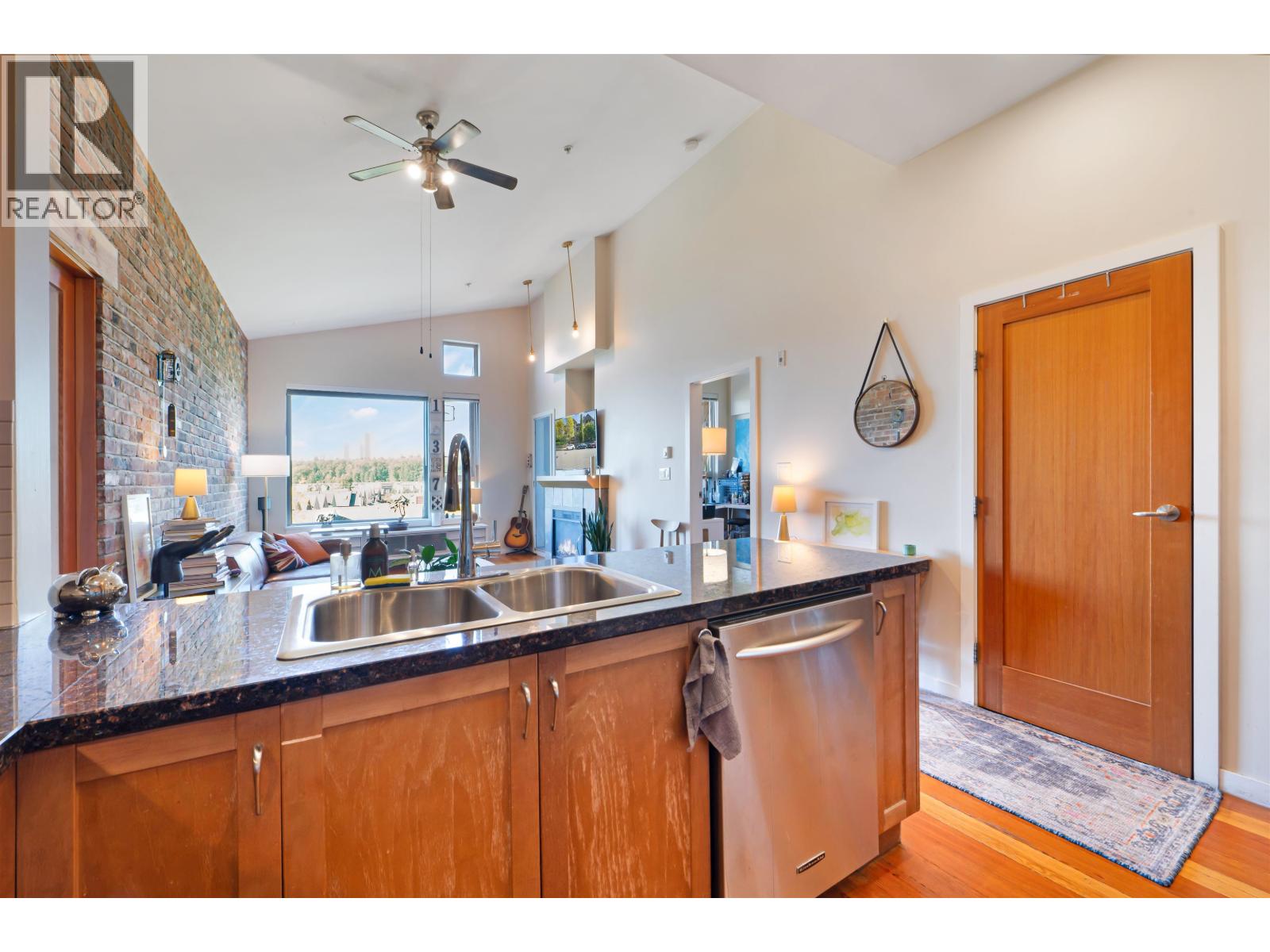 402 250 SALTER STREET, New Westminster