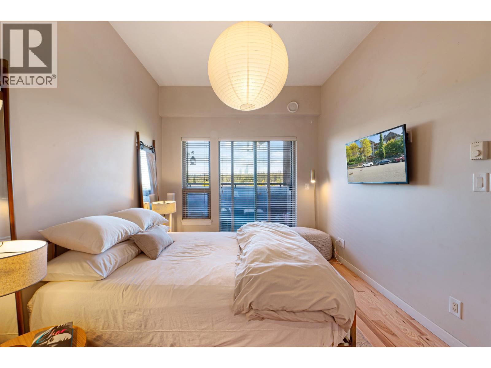 402 250 SALTER STREET, New Westminster