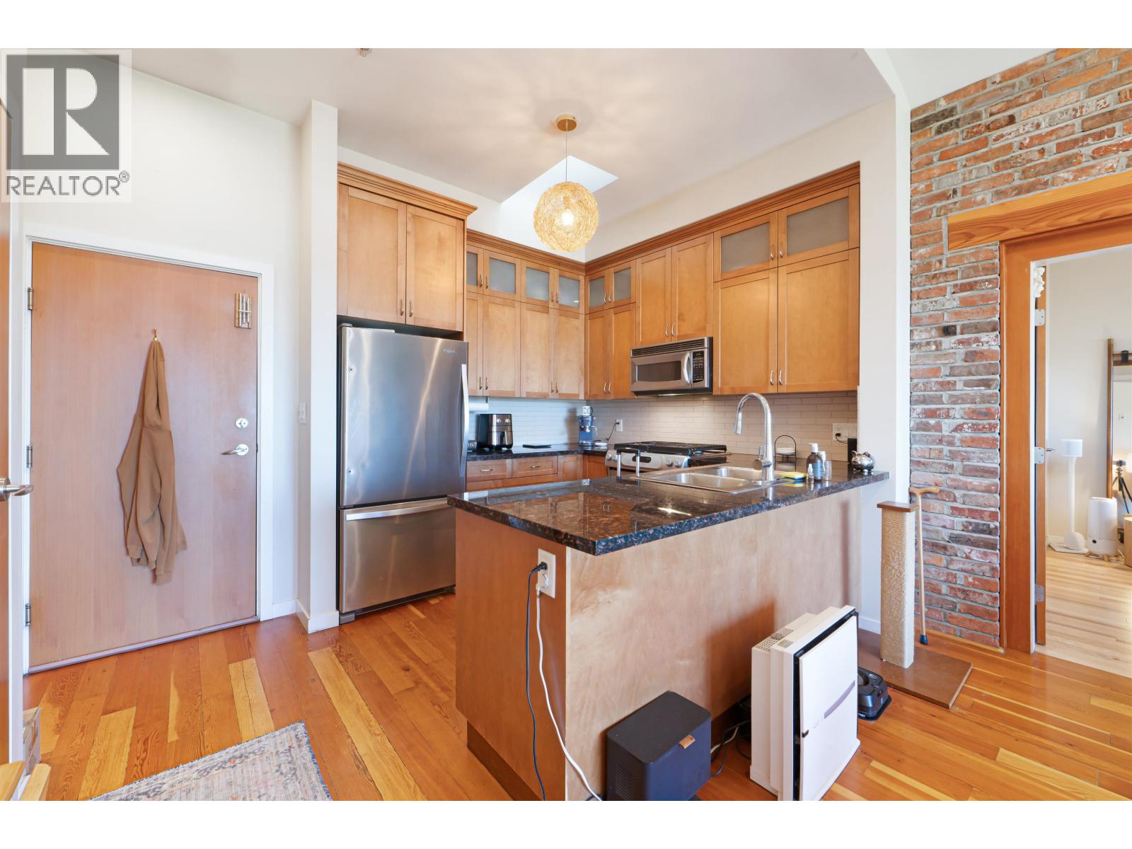 402 250 SALTER STREET, New Westminster