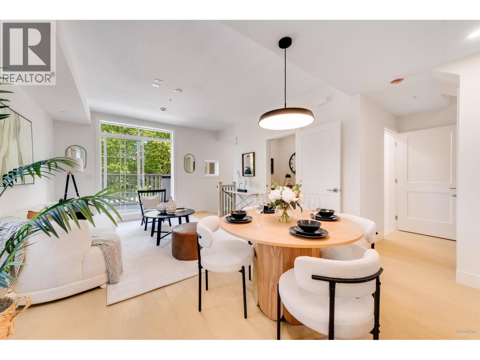 203 918 W 32ND AVENUE, Vancouver