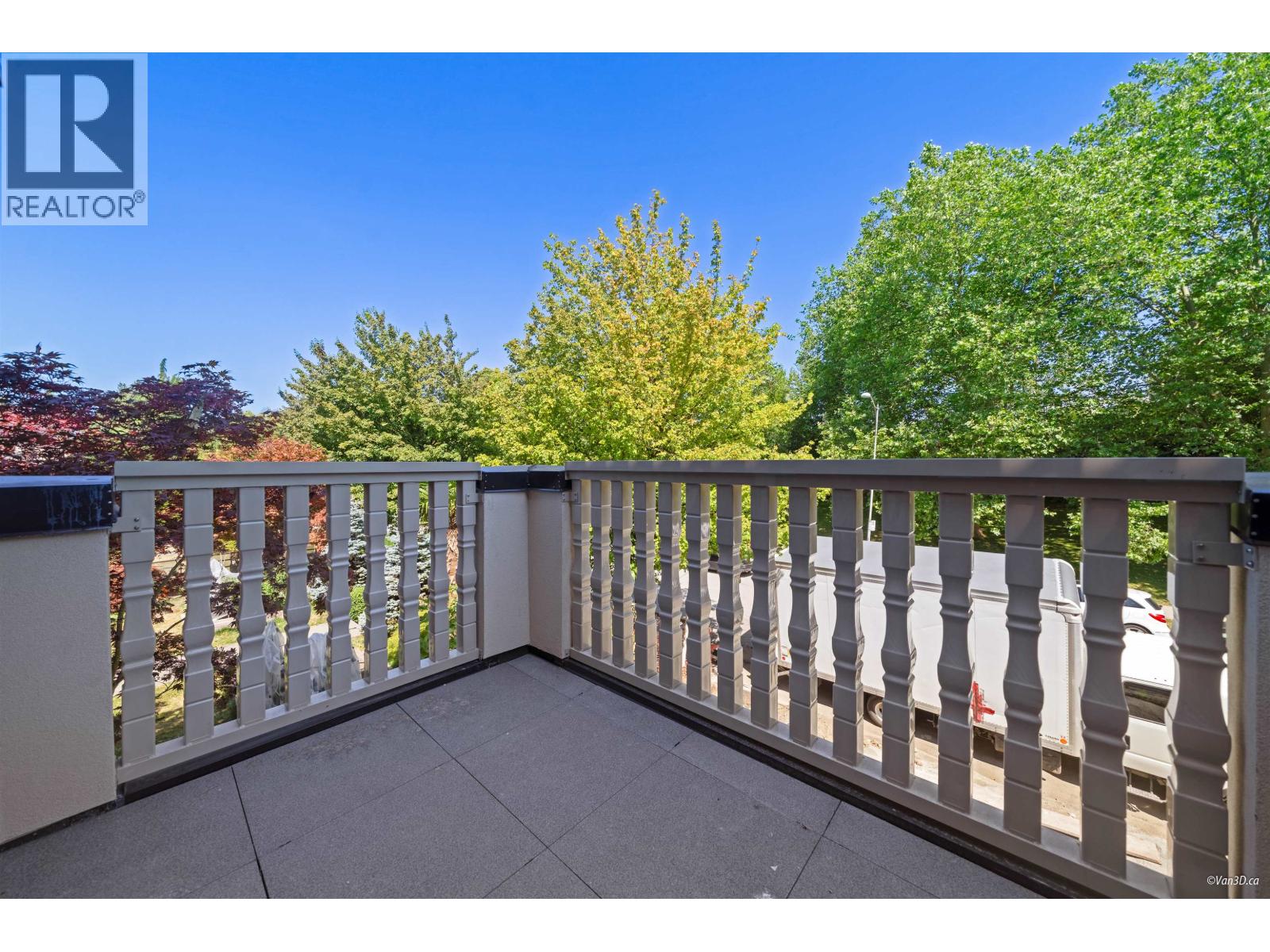 203 918 W 32ND AVENUE, Vancouver