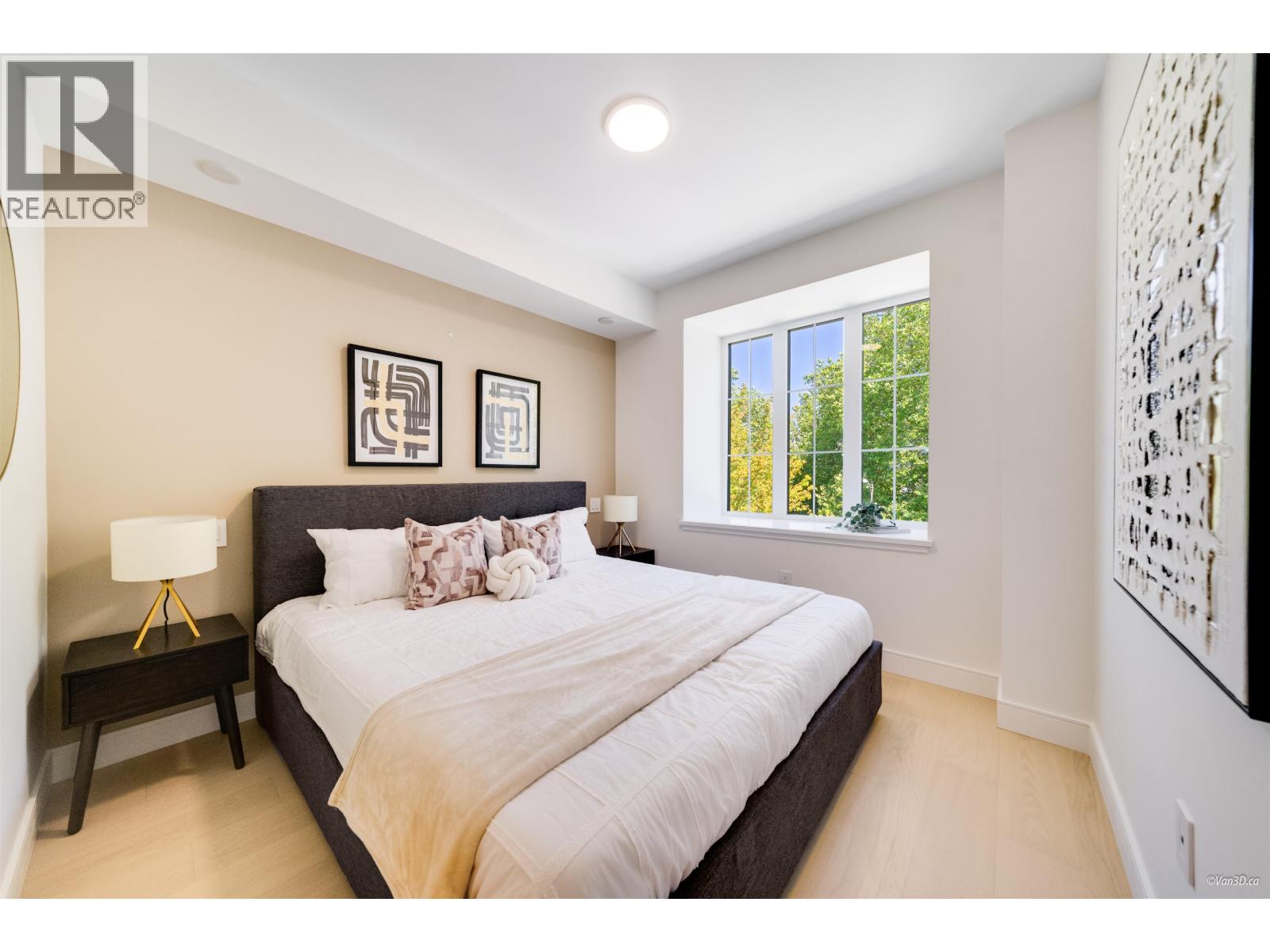 203 918 W 32ND AVENUE, Vancouver