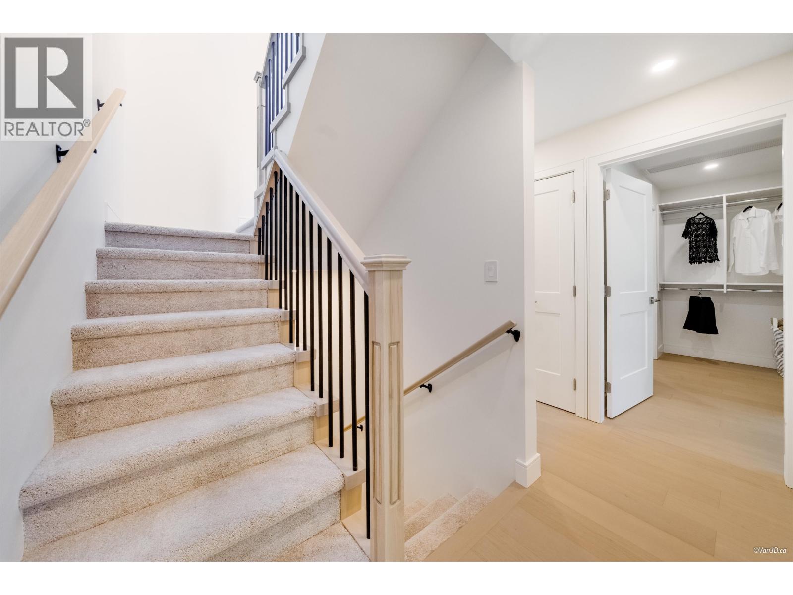 203 918 W 32ND AVENUE, Vancouver