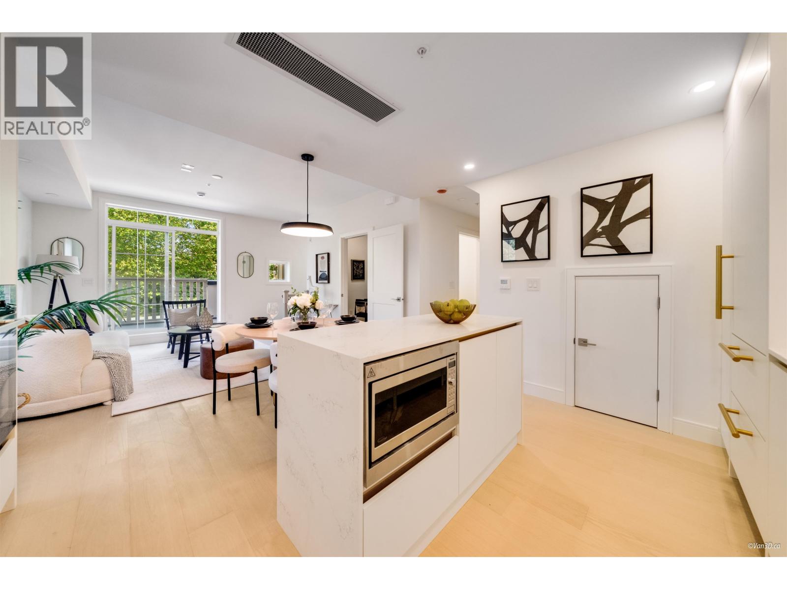 203 918 W 32ND AVENUE, Vancouver