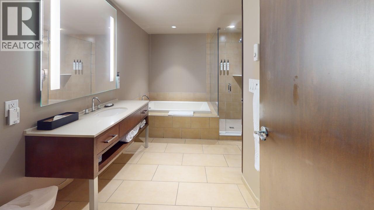 207A 2020 LONDON LANE, Whistler