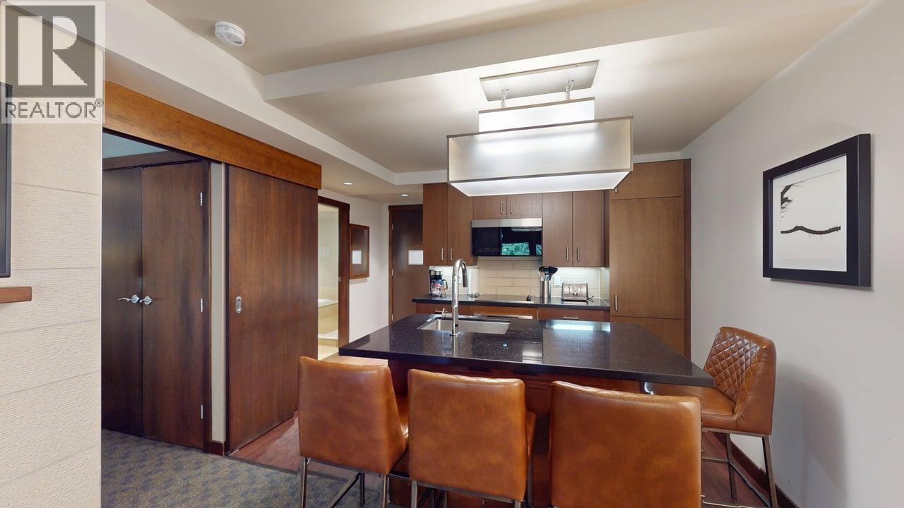 207A 2020 LONDON LANE, Whistler