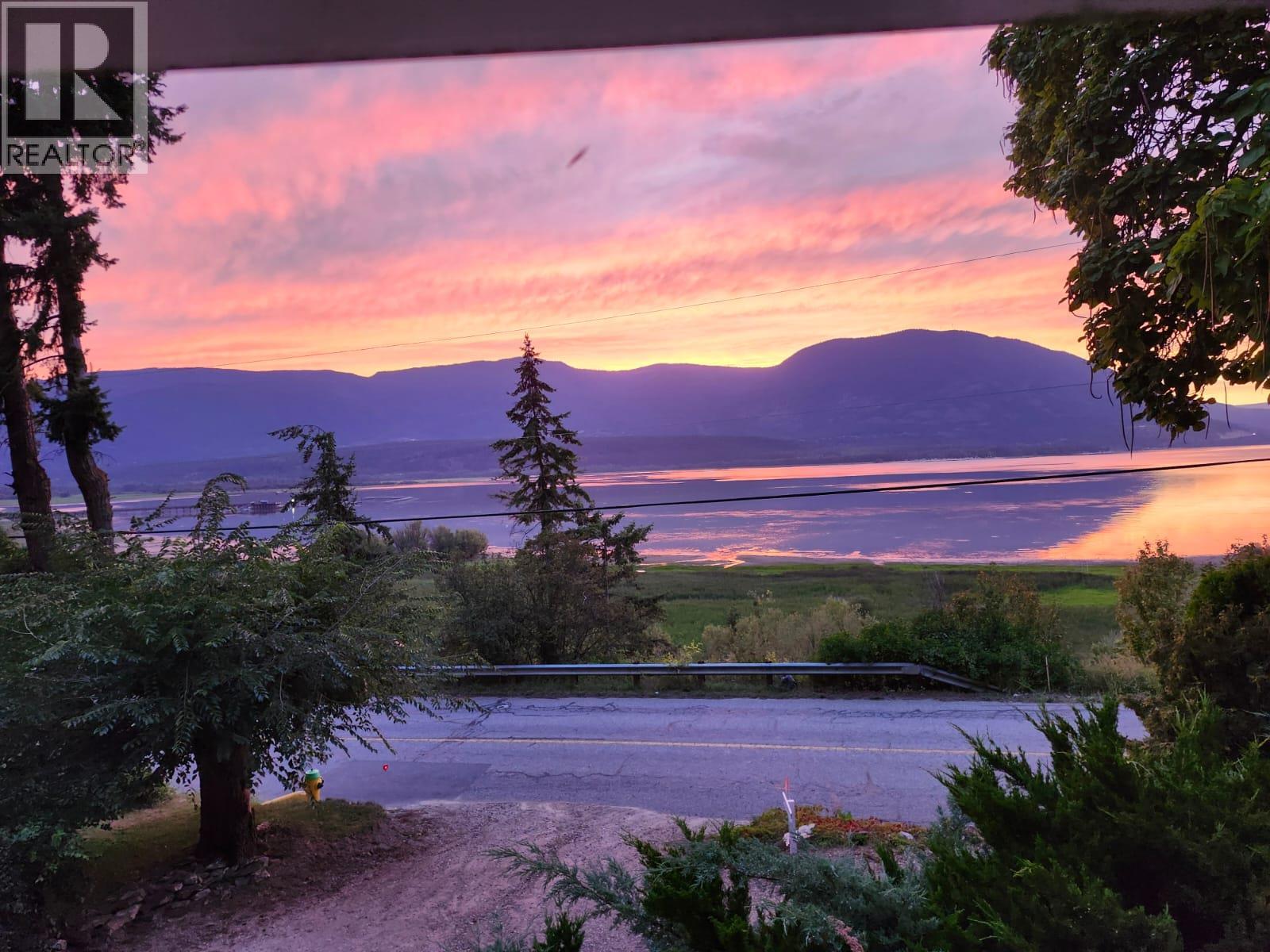  1430 Lakeshore Road Northeast, Salmon Arm