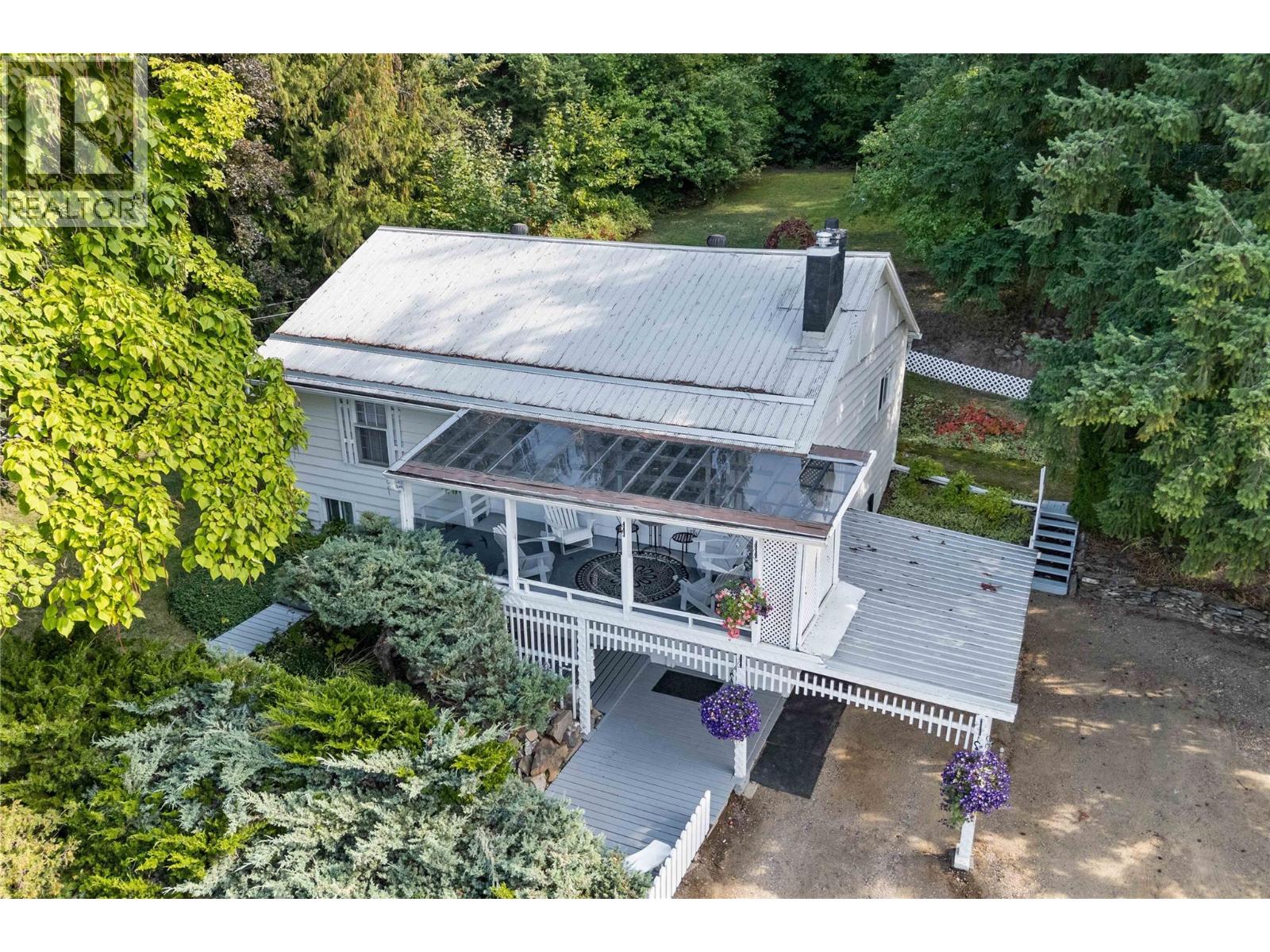  1430 Lakeshore Road Northeast, Salmon Arm