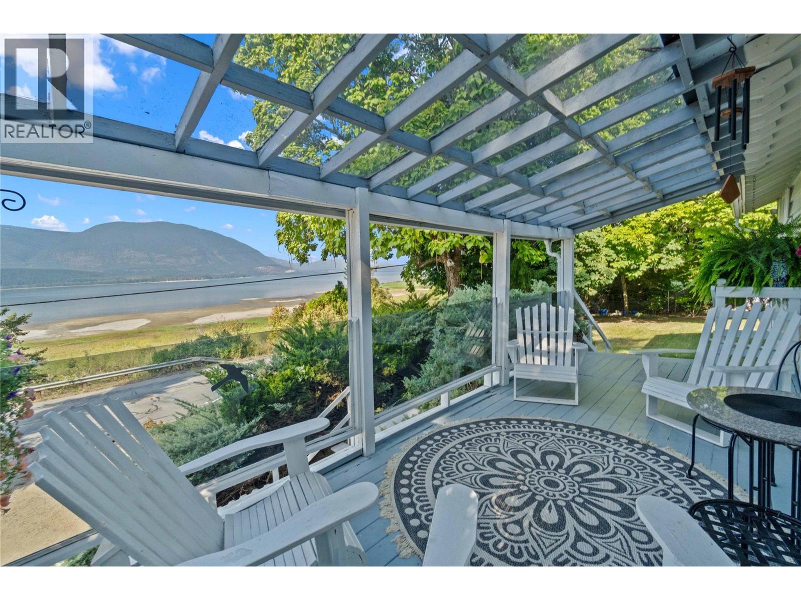  1430 Lakeshore Road Northeast, Salmon Arm