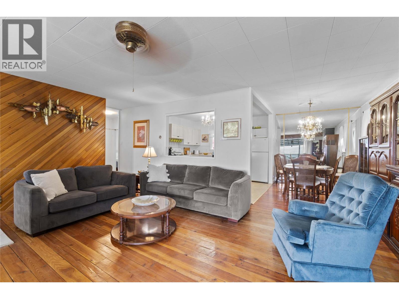  1430 Lakeshore Road Northeast, Salmon Arm