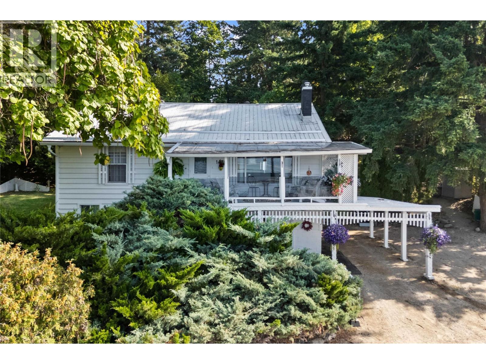  1430 Lakeshore Road Northeast, Salmon Arm