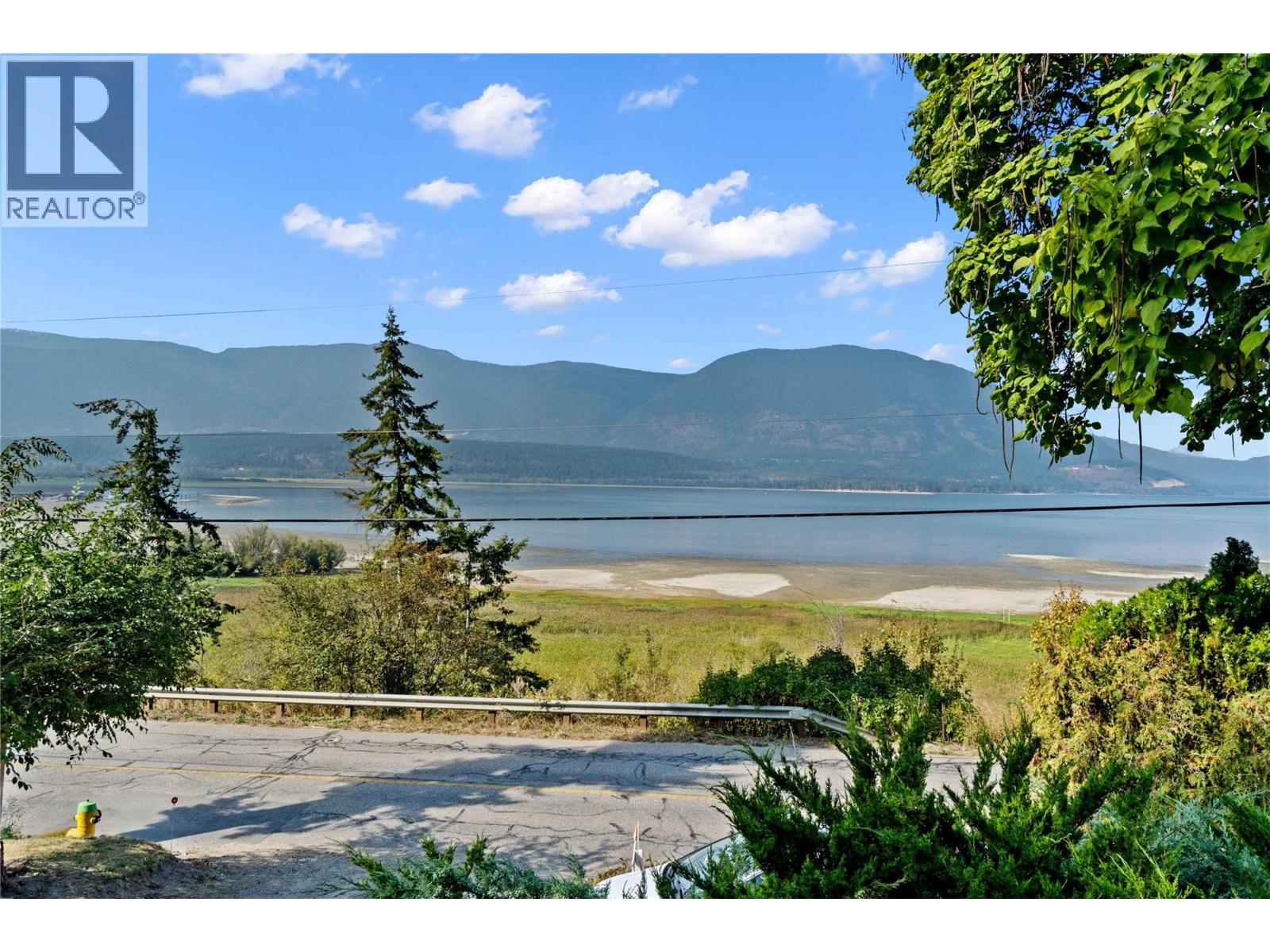  1430 Lakeshore Road Northeast, Salmon Arm