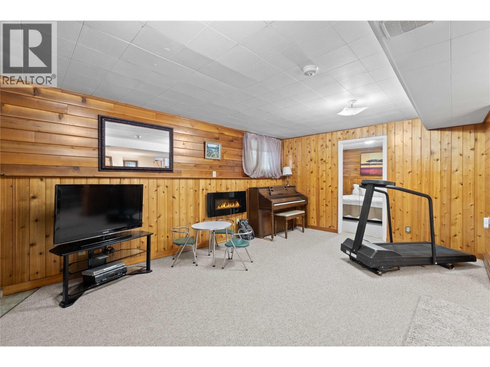  1430 Lakeshore Road Northeast, Salmon Arm