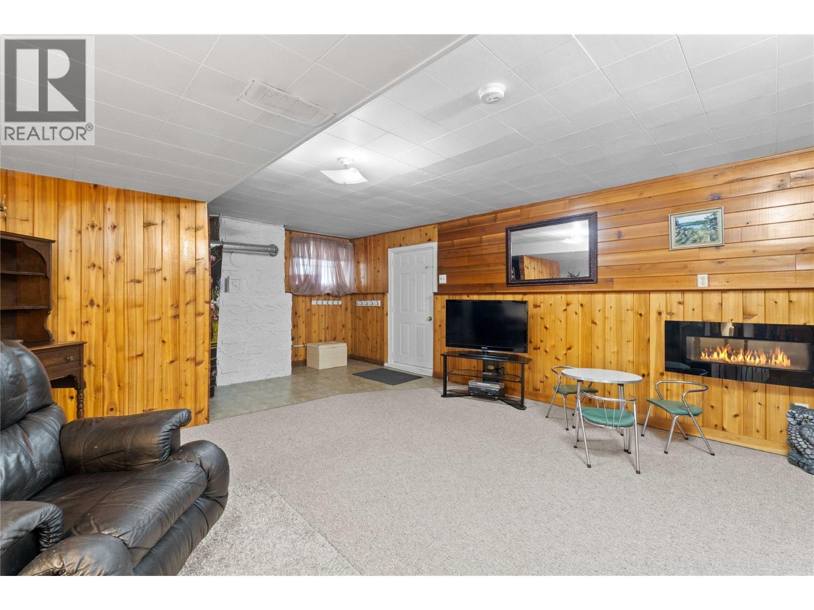  1430 Lakeshore Road Northeast, Salmon Arm