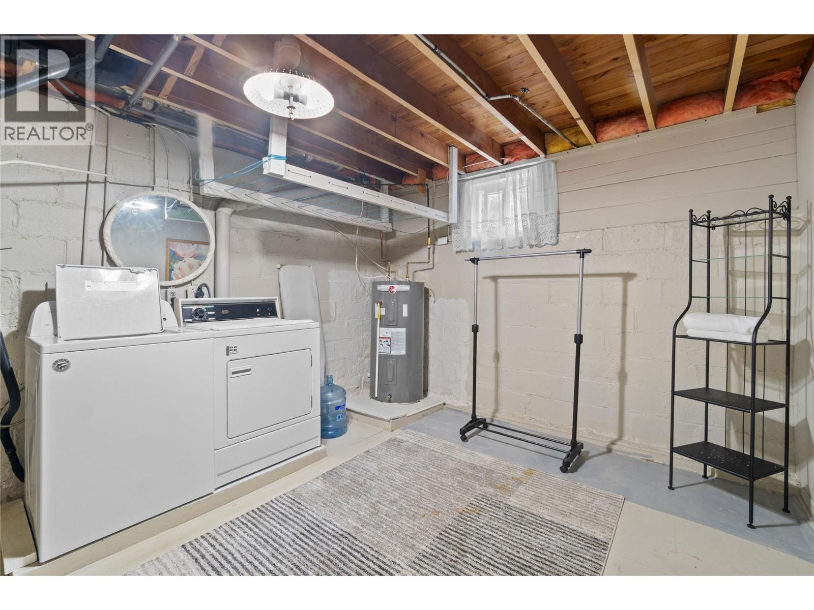  1430 Lakeshore Road Northeast, Salmon Arm