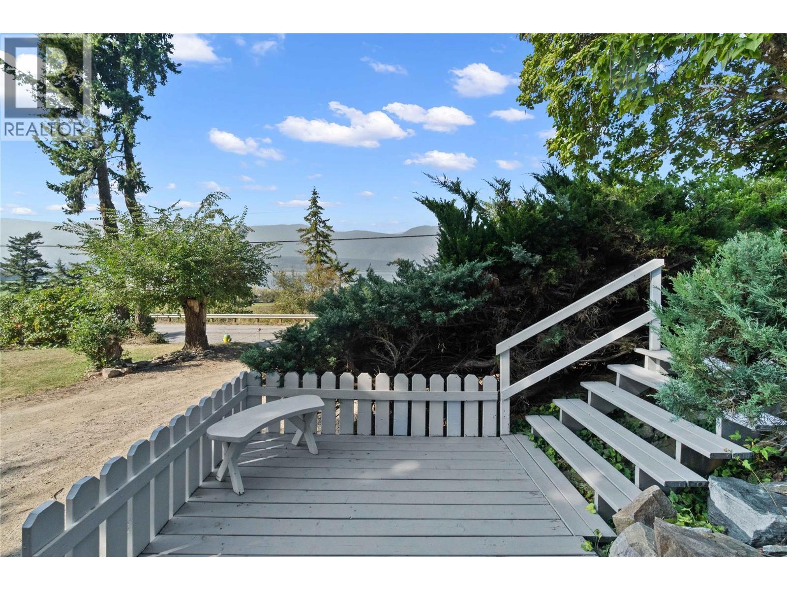  1430 Lakeshore Road Northeast, Salmon Arm