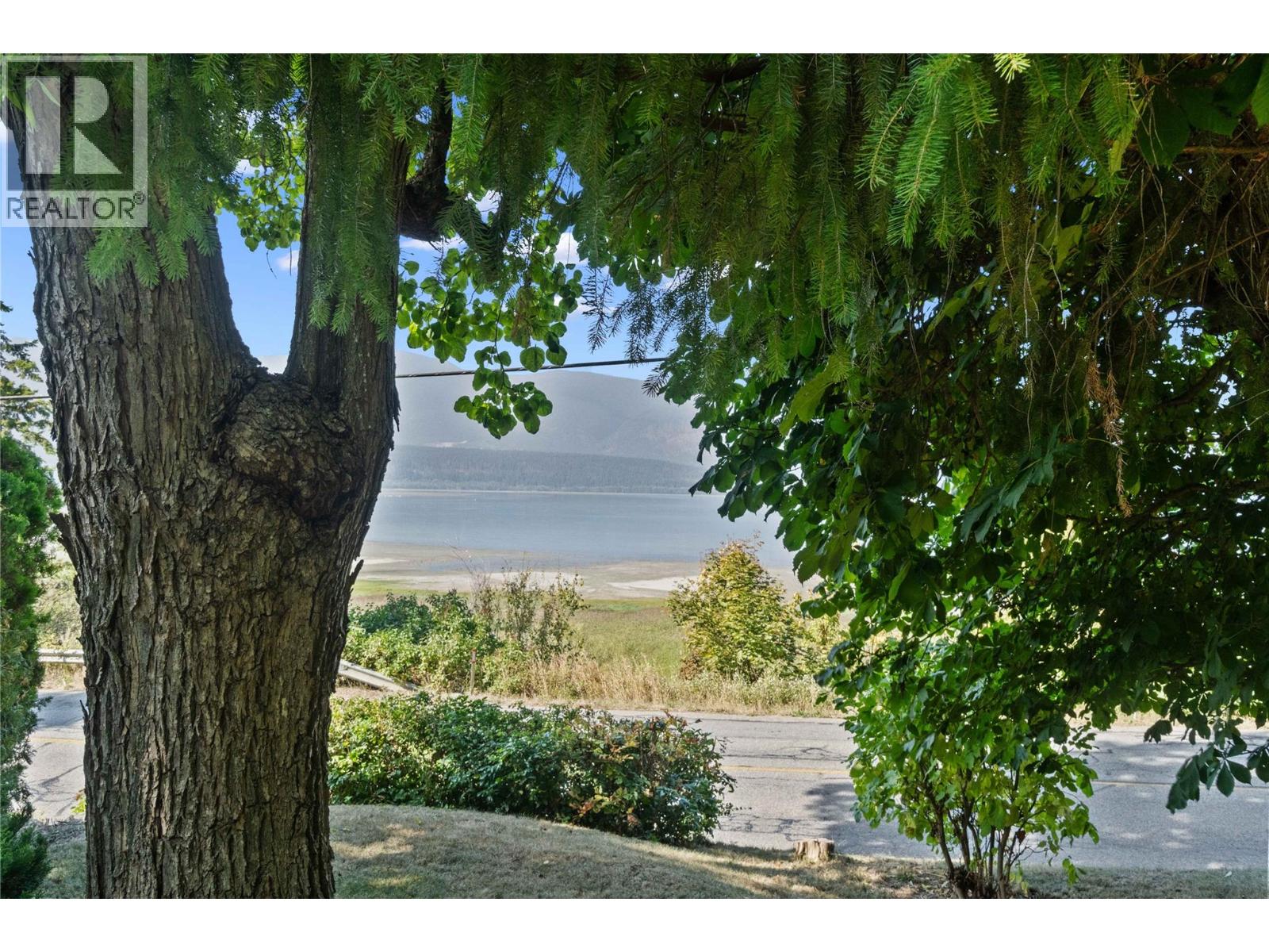  1430 Lakeshore Road Northeast, Salmon Arm