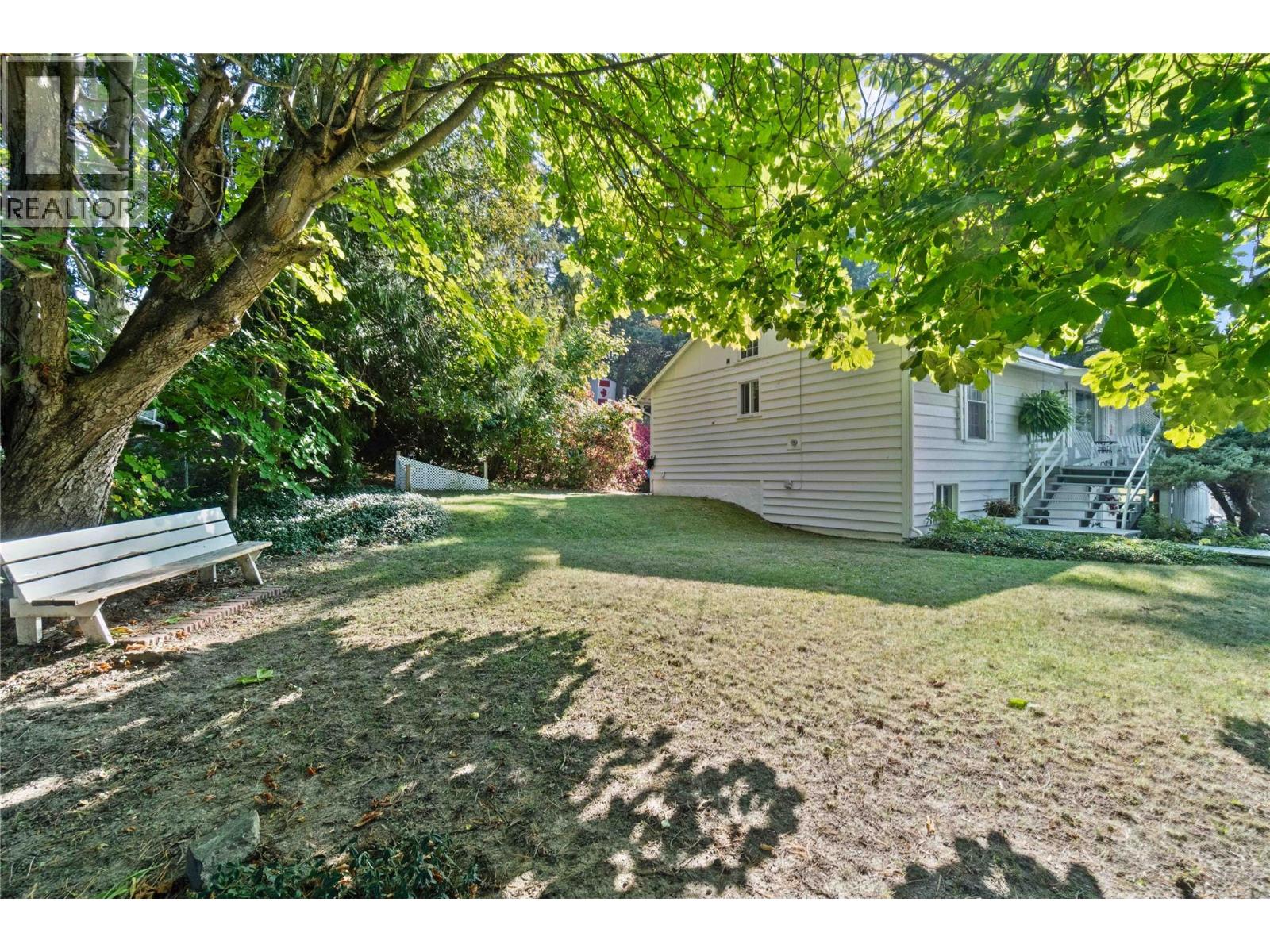  1430 Lakeshore Road Northeast, Salmon Arm