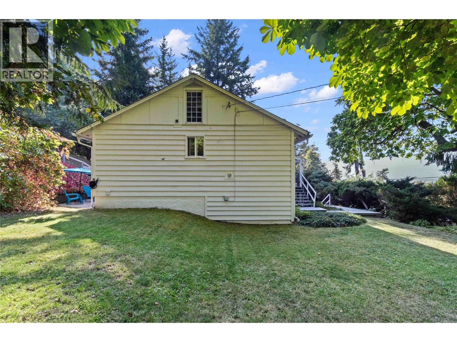  1430 Lakeshore Road Northeast, Salmon Arm