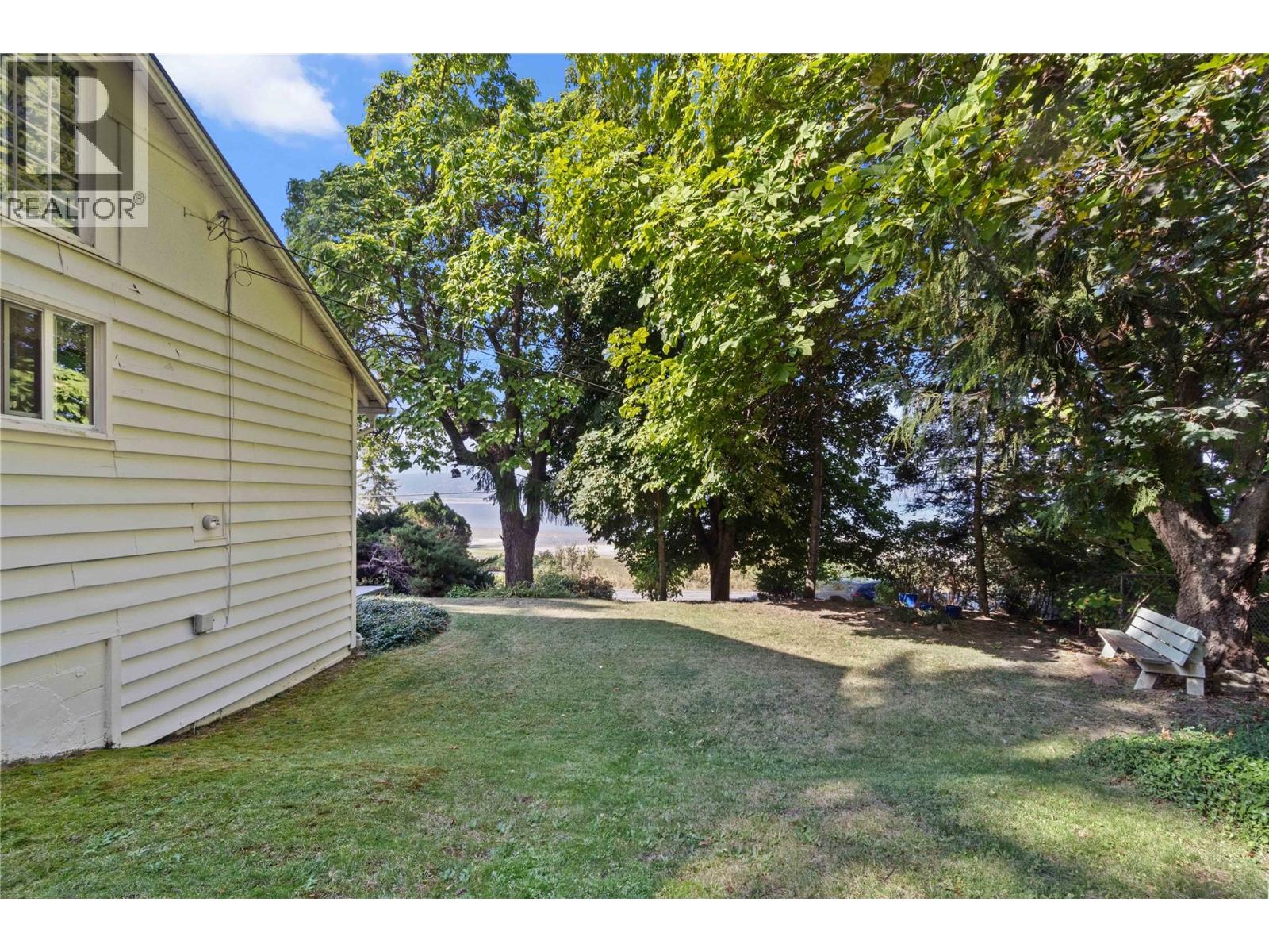  1430 Lakeshore Road Northeast, Salmon Arm