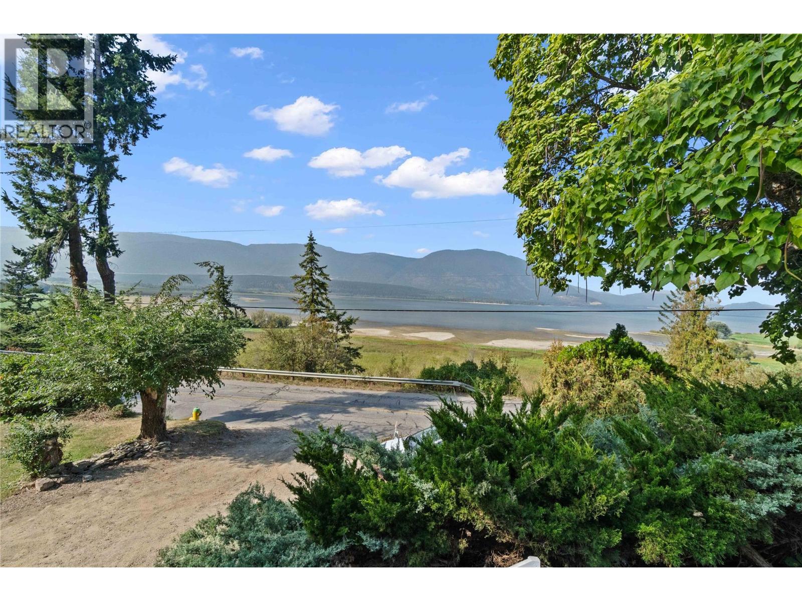  1430 Lakeshore Road Northeast, Salmon Arm