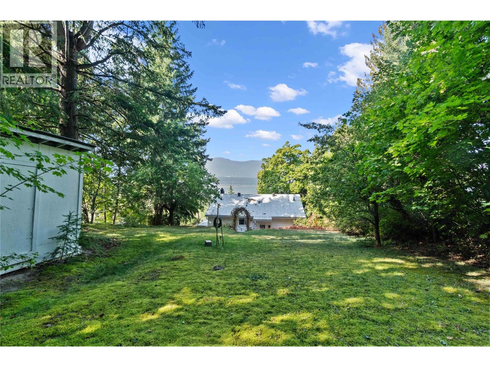  1430 Lakeshore Road Northeast, Salmon Arm