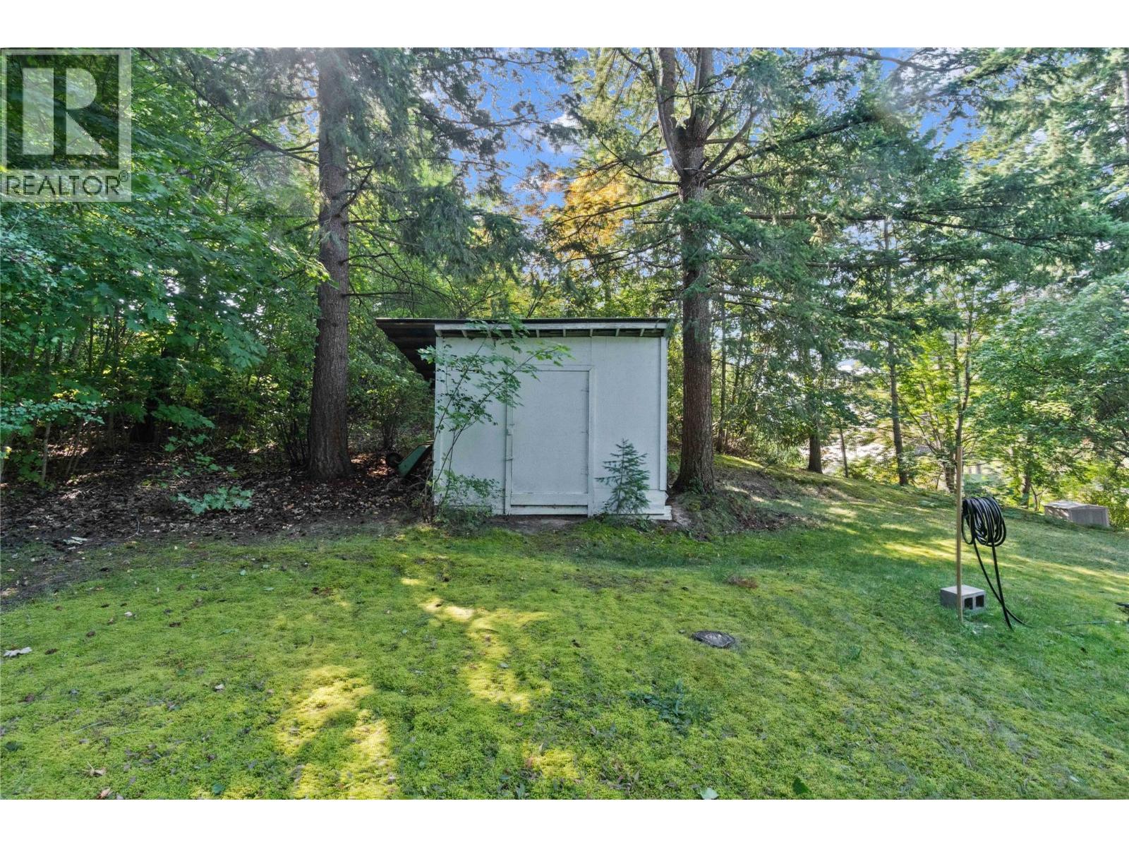  1430 Lakeshore Road Northeast, Salmon Arm