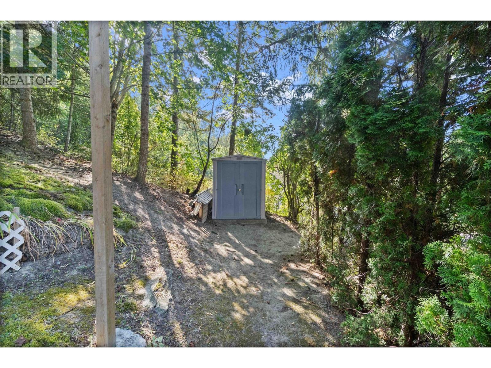  1430 Lakeshore Road Northeast, Salmon Arm