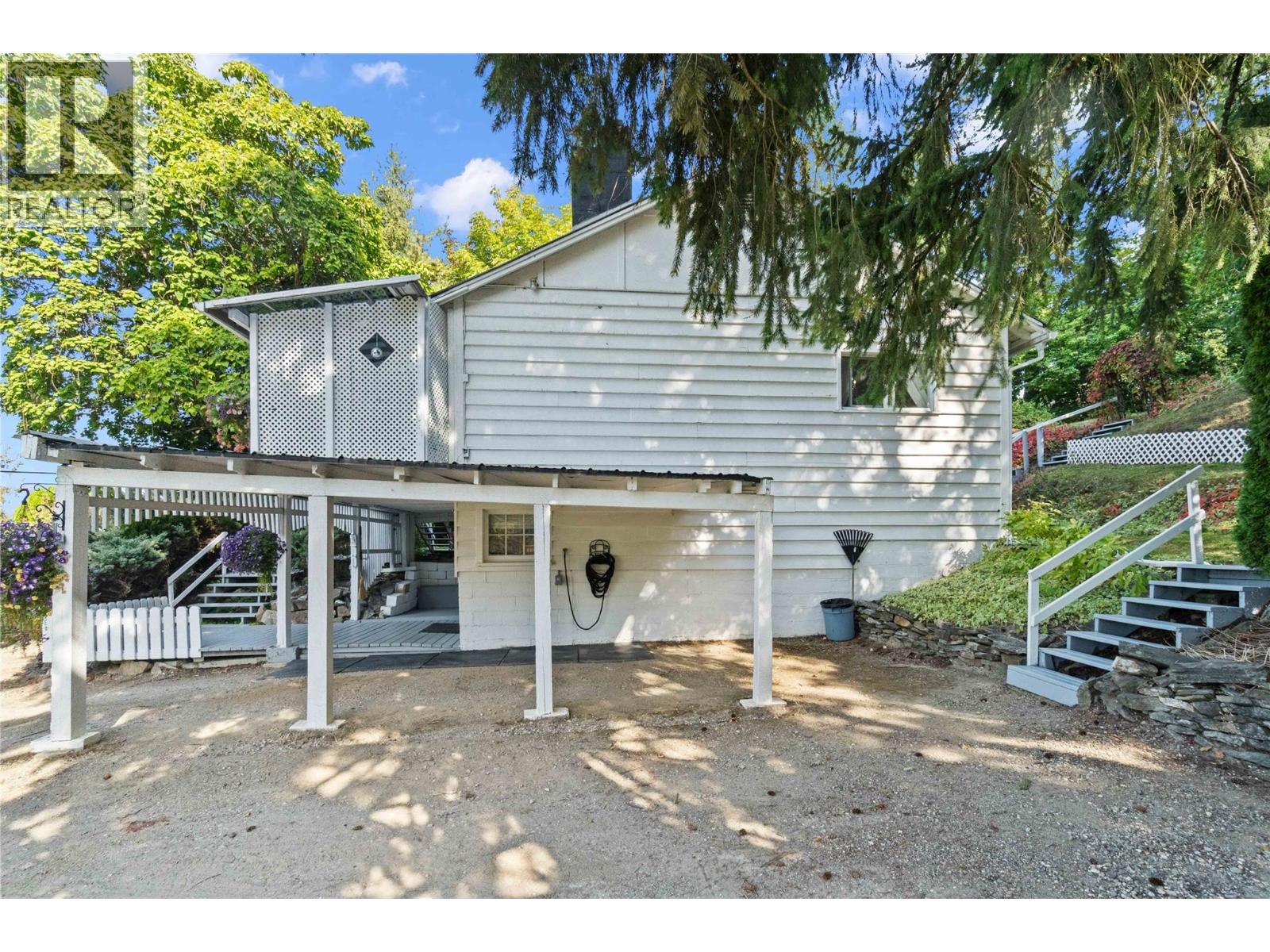  1430 Lakeshore Road Northeast, Salmon Arm