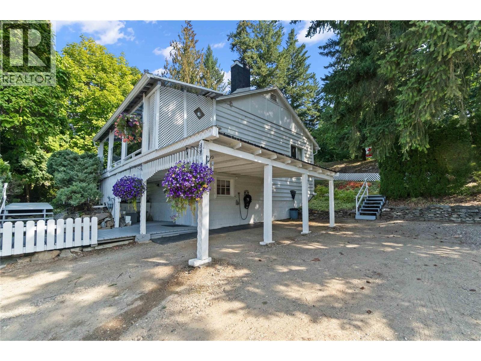  1430 Lakeshore Road Northeast, Salmon Arm