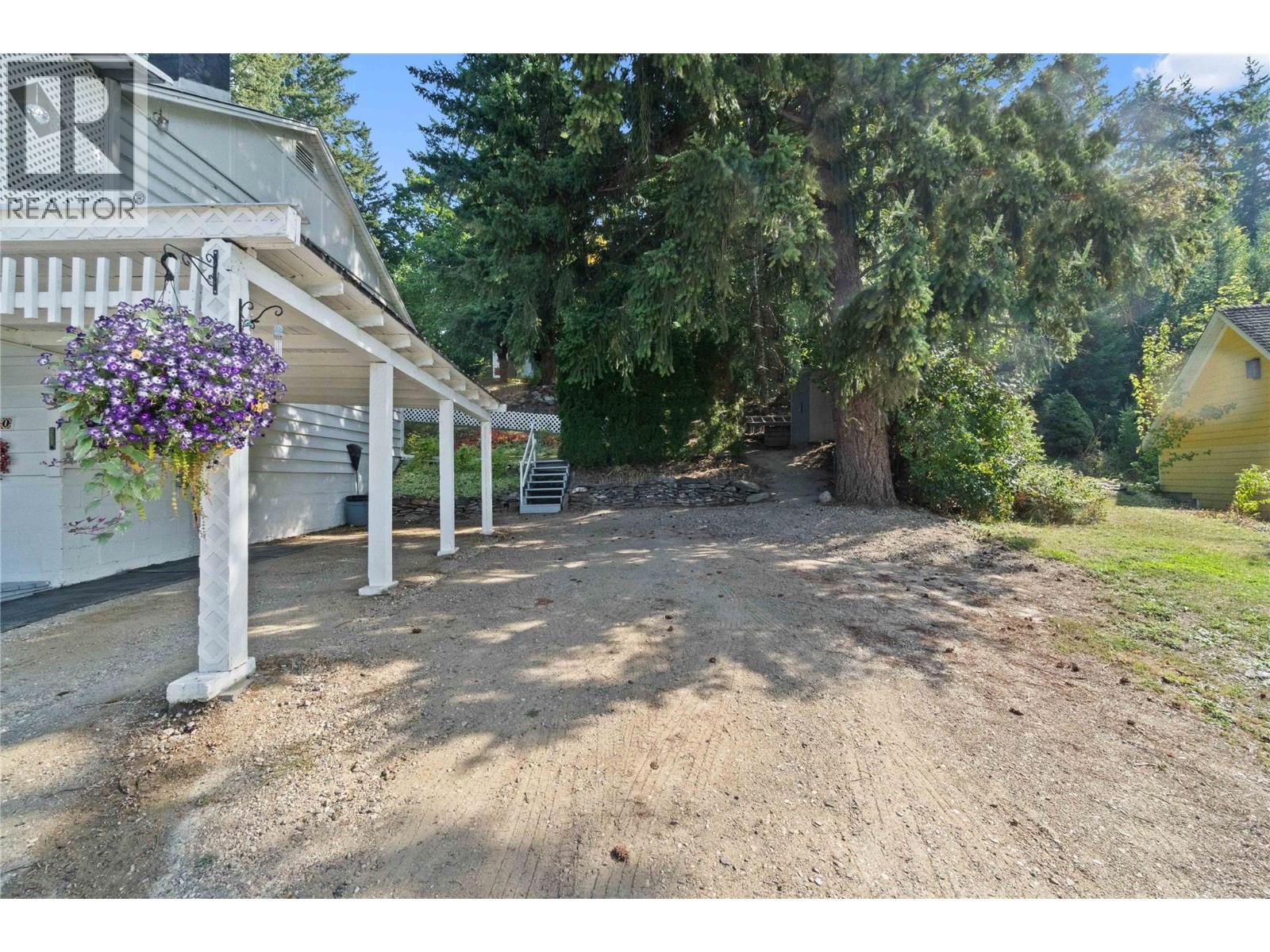  1430 Lakeshore Road Northeast, Salmon Arm