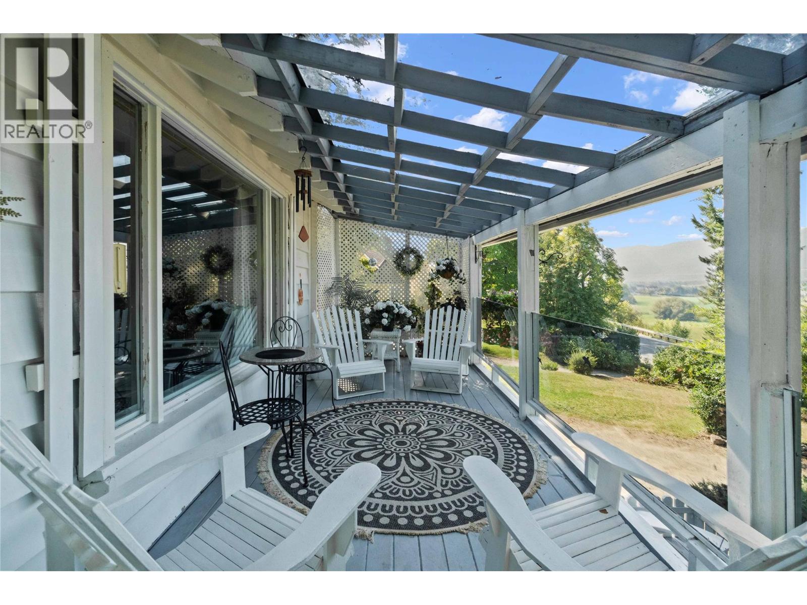  1430 Lakeshore Road Northeast, Salmon Arm