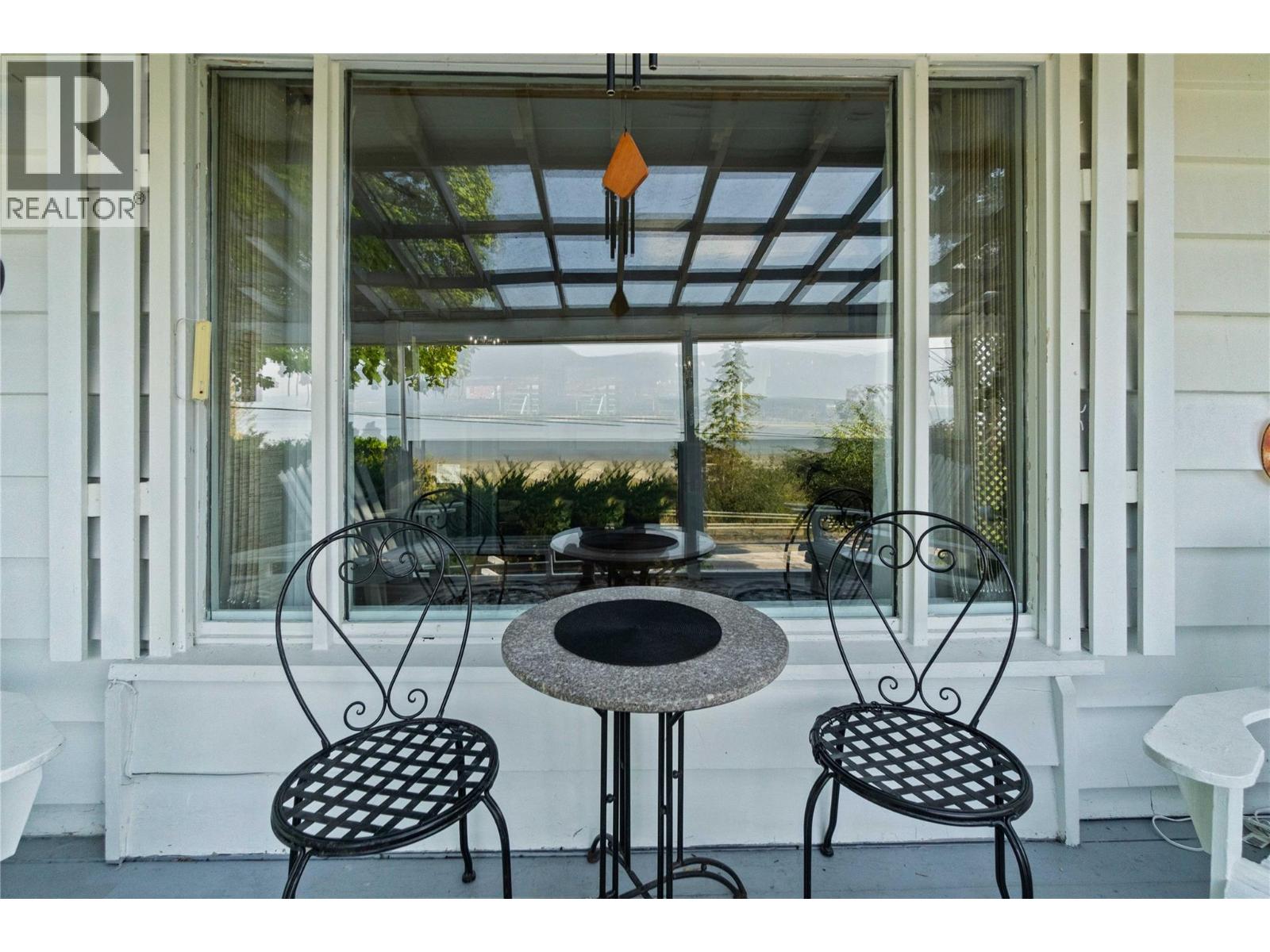  1430 Lakeshore Road Northeast, Salmon Arm