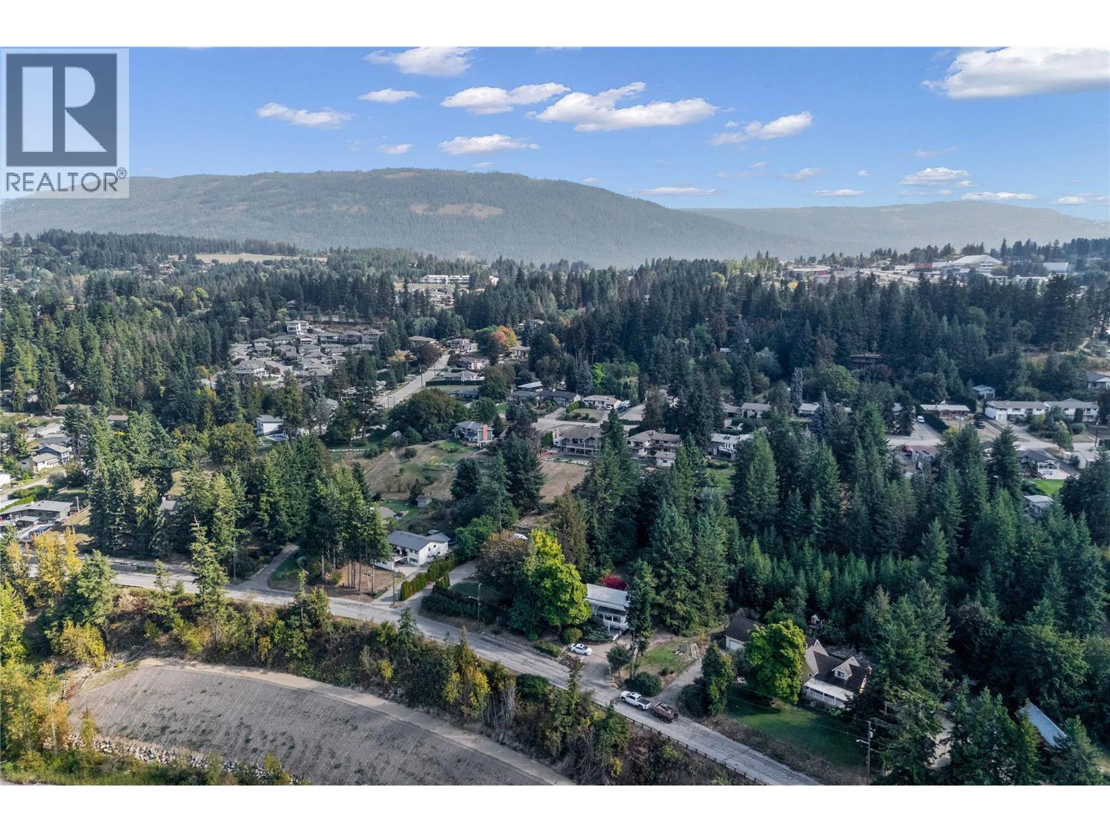  1430 Lakeshore Road Northeast, Salmon Arm