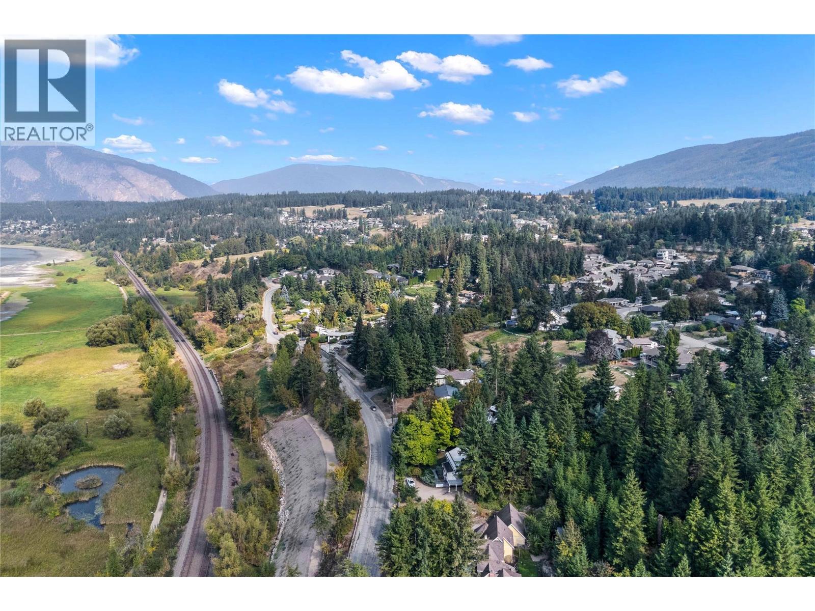  1430 Lakeshore Road Northeast, Salmon Arm