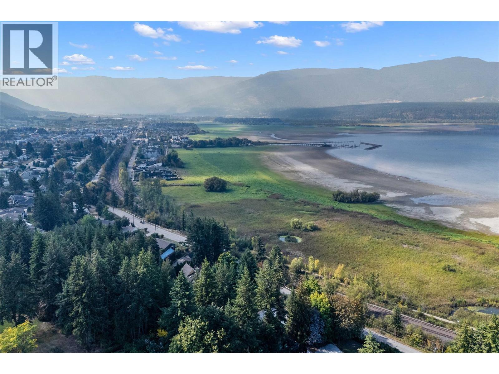  1430 Lakeshore Road Northeast, Salmon Arm